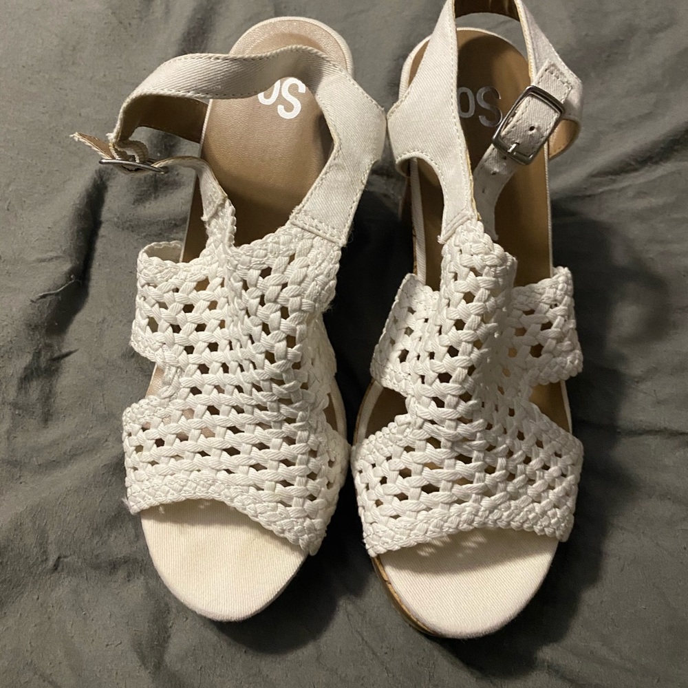 White SO wedges size 8, barely used - worn once.